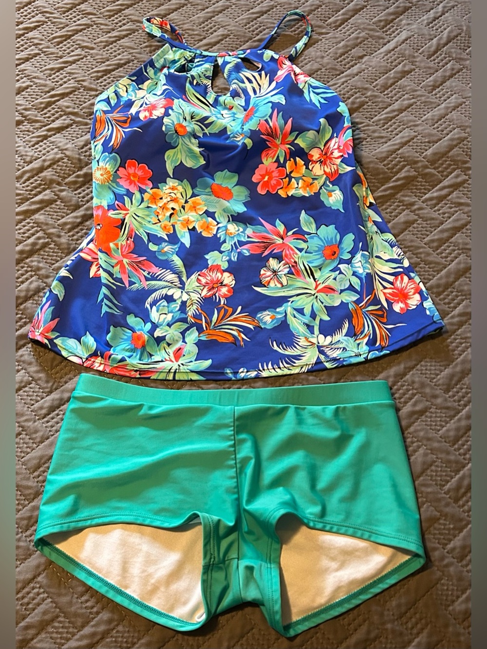 Womens St John’s Bay & Snce Tankini Top with Teal Swim Shorts. Top 10, bottom L